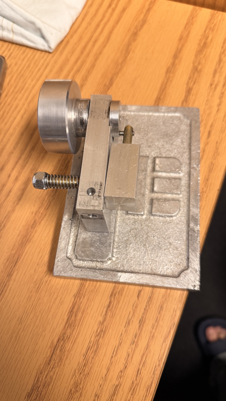 High-Speed Wobbler Engine: machined and sand-cast mechanism assembly